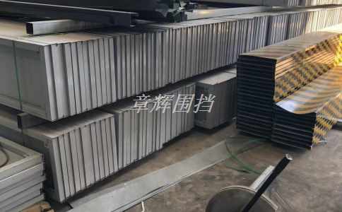 金屬圍擋的防風(fēng)、防雨等功能如何保障？