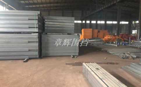 pvc圍擋在水利工程中的應(yīng)用效果如何？（了解pvc圍擋在水利工程中的成功案例和使用效果）