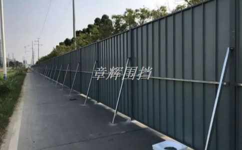 金屬圍擋在工業(yè)和物流設(shè)施中的作用是什么？